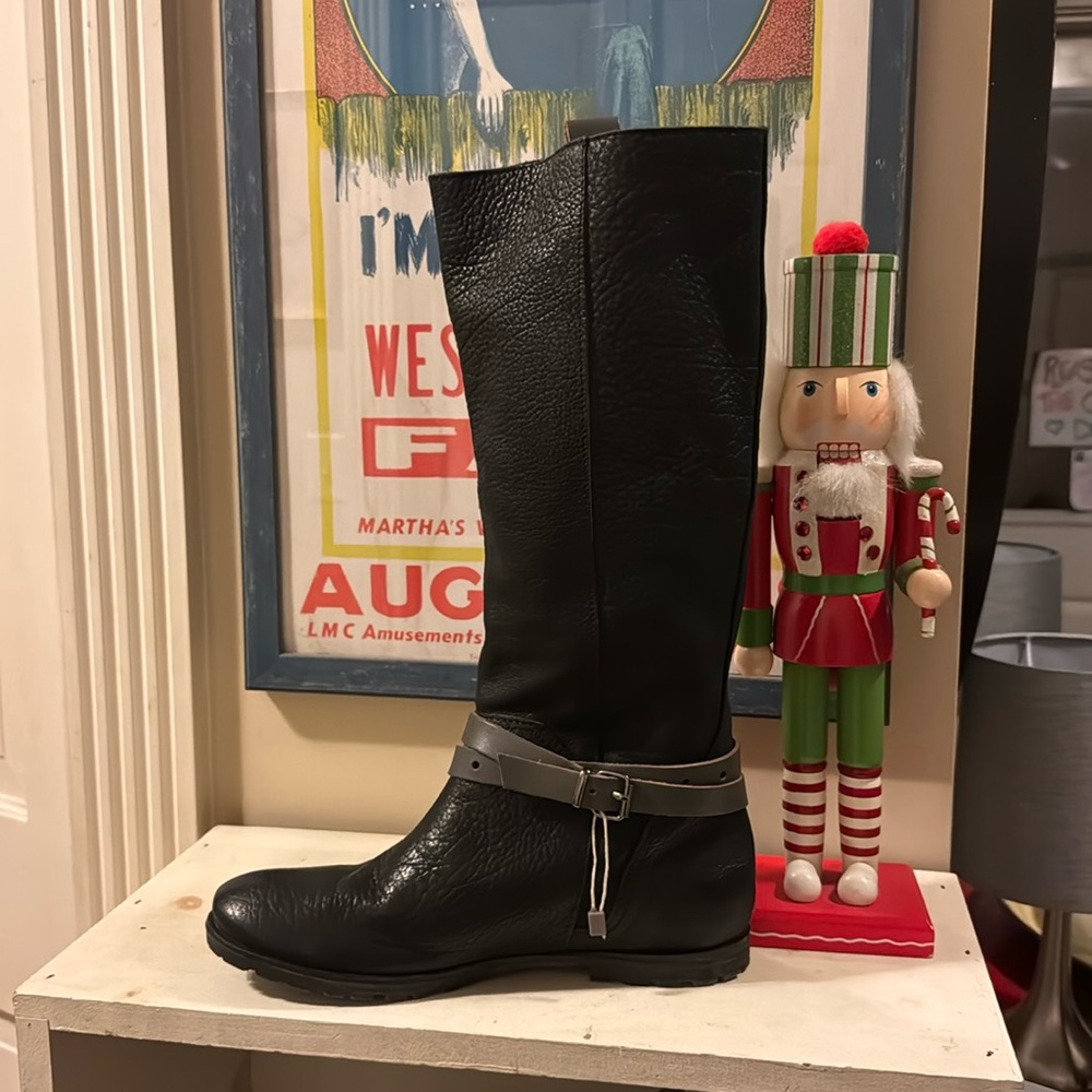 Handmade Italian Leather Lady Kiara boots. Size 39